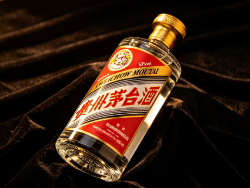 一超独大！拿下全球烈酒榜首，茅台凭什么稳坐行业顶端？
